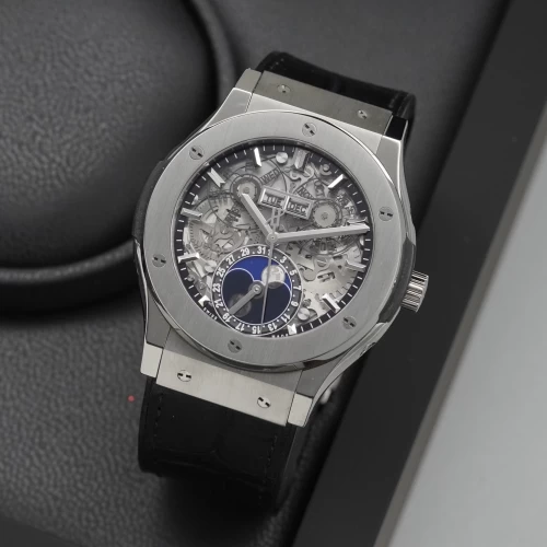 Đồng hồ Hublot Classic Fusion Aerofusion Moonphase Titanium Full Thẻ BH hãng hộp